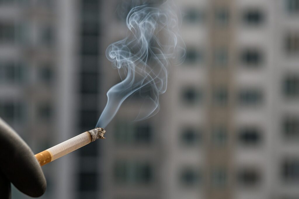 층간소음보다 더 고통스러운 담배 연기! 흡연 피해, 법적 대응 가능할까?